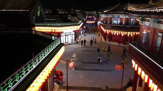 古街夜景人群灯笼画面