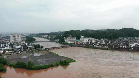 2024年6月下旬黄山市暴雨后洪水来袭