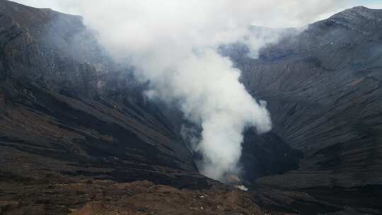 火山冒烟