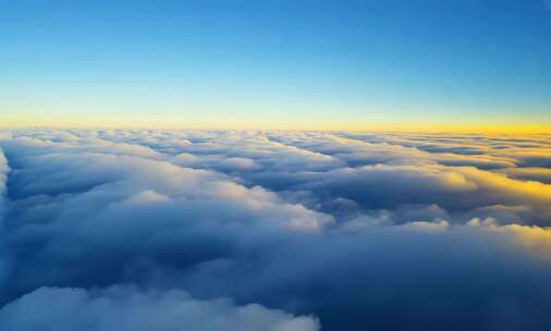 高空俯瞰广阔无垠的云海景观