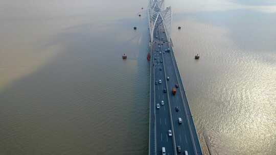 杭州钱塘江九堡大桥俯视车流航拍