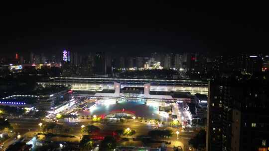 俯瞰视角下灯火通明的火车站夜景九江站夜景