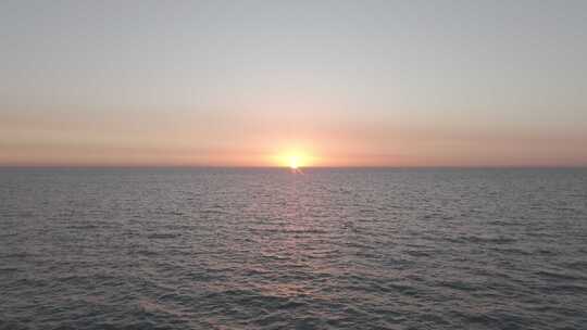 海面日出全景