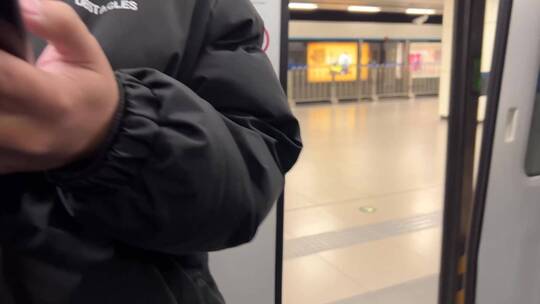 【镜头合集】北京地铁站视频素材模板下载
