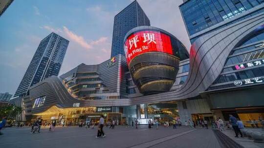 城市商业区夜景车流