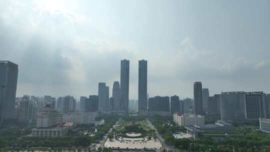 南昌城市建筑风光航拍红谷滩区绿地中央广场视频素材模板下载