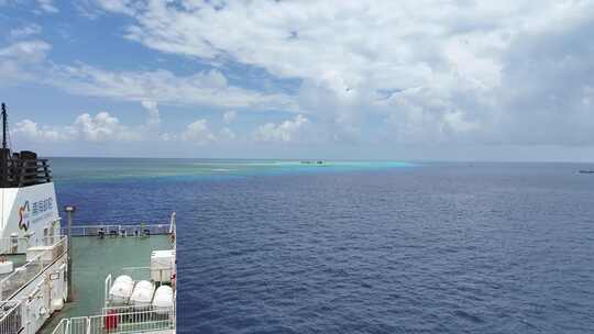 西沙群岛旅游邮轮上空大海实拍环境航拍4K