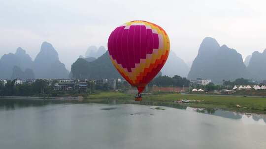 桂林市阳朔遇龙河风光热气球基地4k航拍