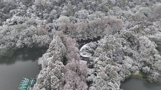 航拍西湖大雪