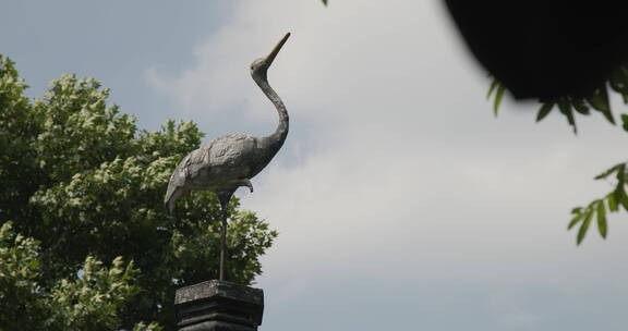 白鹤雕像古建筑园林空镜8K实拍