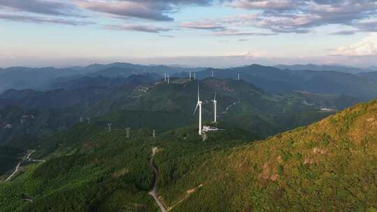 航拍浙江磐安清明尖山顶的风车