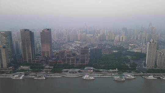 上海陆家嘴外滩黄浦江轮渡地标建筑日出航拍