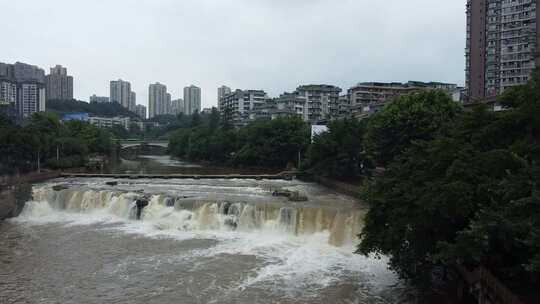 湍流的河水