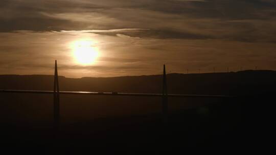 法国米约高架桥日出黄昏白日景象