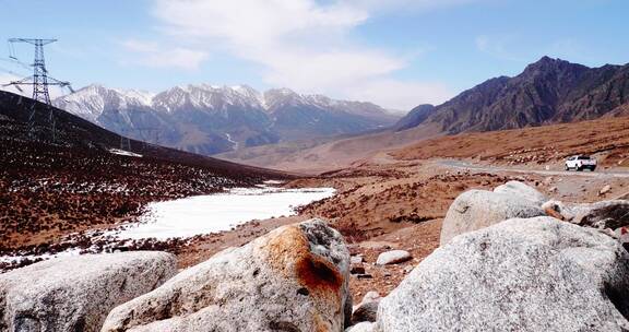 青藏高原 冬天 牧场 羊群 高山 峡谷