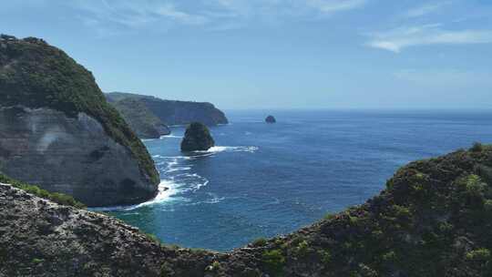 印度尼西亚努沙佩尼达岛海岸线自然风景