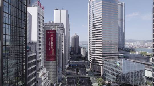 航拍香港CBD发达的现代商务建筑道路交通