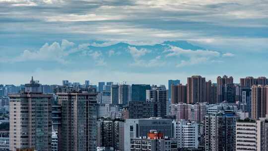 城市雪山空镜