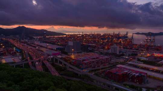 深圳盐田港货轮靠岸船舶停靠装货