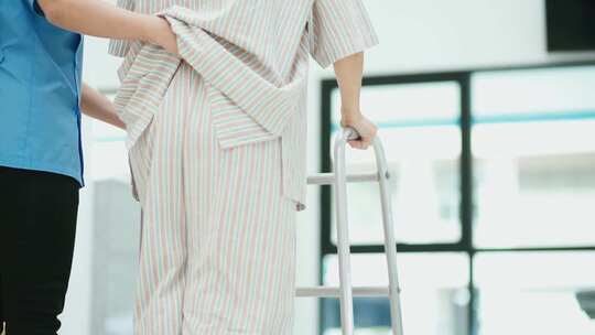 医生病人康复运动