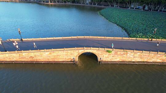 杭州西湖断桥航拍视频素材模板下载