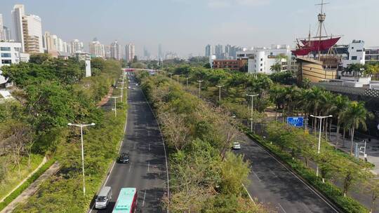 深圳深南大道华侨城路段低飞前进