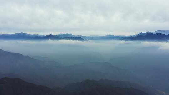 航拍秦岭山脉秋季风景云海