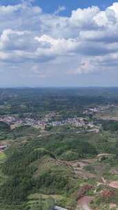 竖屏航拍南方山川丘陵梯田农田