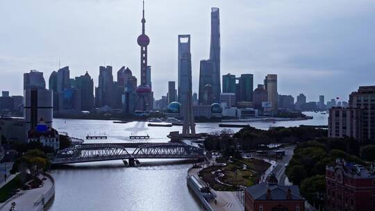 外滩外白渡桥航拍