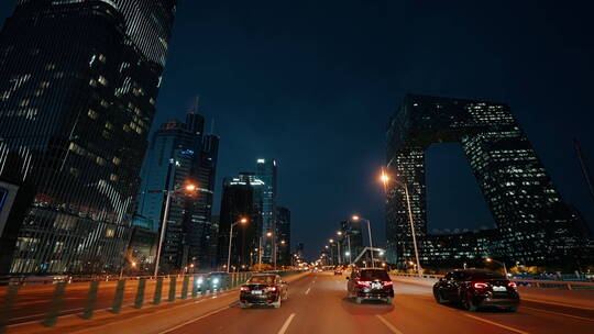 北京国贸三环夜景 汽车行驶在三环国贸