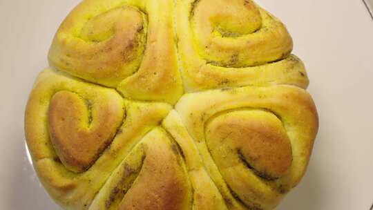 青海特色：传统馕面包制作展示