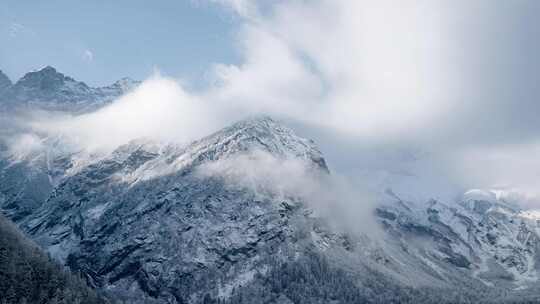 雪山延时，云雾飘渺
