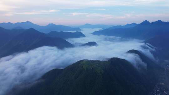 唯美大气的山川高山云海航拍