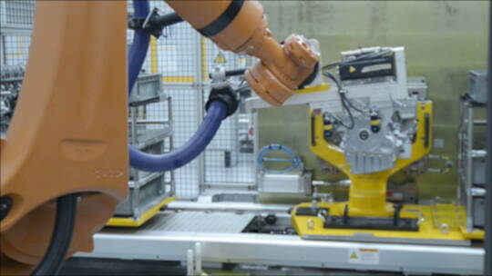 KUKA机械臂汽车制造流水线视频素材模板下载
