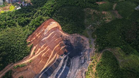 鸟瞰农村山体开挖矿产资源开发环境破坏