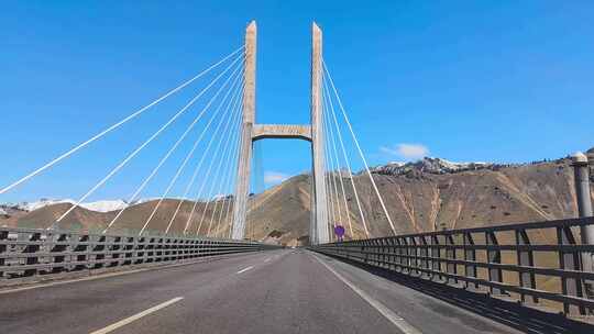 自驾游新疆伊犁果子沟大桥视频素材模板下载
