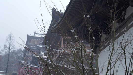 杭州径山寺中式古建筑寺庙雪景