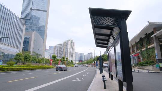 广西南宁城市公共汽车站台