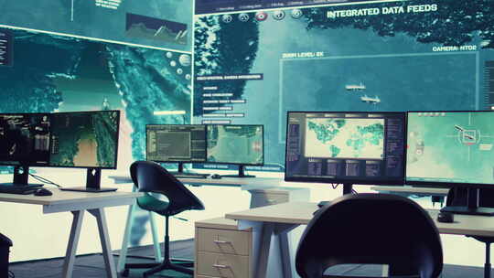 配备大屏幕的空军用无人机控制中心