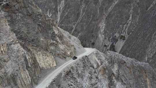 西藏丙察左公路碧土乡玉曲悬崖挂壁自驾旅行