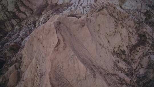 B新疆准噶尔盆地大漠戈壁山峦1视频素材模板下载