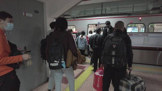 北京地铁通州八通线轨道交通4K实拍视频素材模板下载