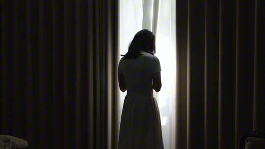 女生失恋失业焦虑压抑悲伤