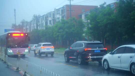 暴风雨强对流