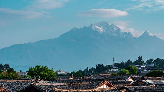 丽江古城,航拍视角,全景,云南省,雪山