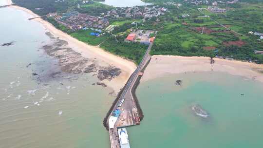 广西北海涠洲岛廊桥大海海洋旅游旅行