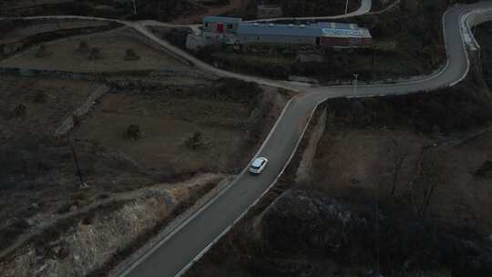 出行 路边风景 云彩 蓝天 光影 山