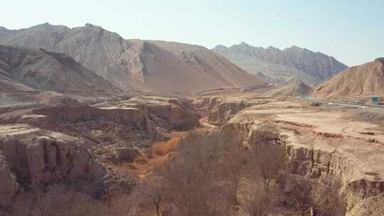 鄯善县吐峪沟大峡谷、火焰山