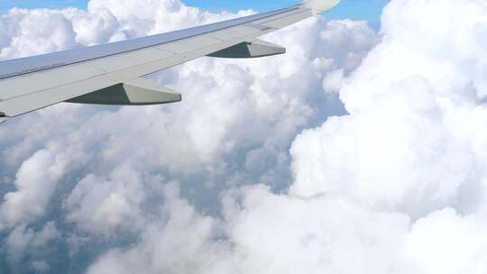 万米高空 云海 飞机窗外视频素材模板下载