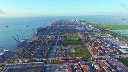 4k广州南沙港货运码头集装箱航拍
